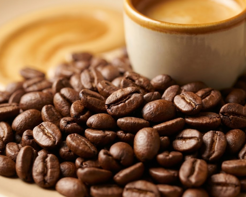 Bevanda calda in tazza (senza loghi)